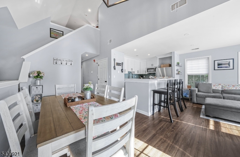 322 Cambridge Dr