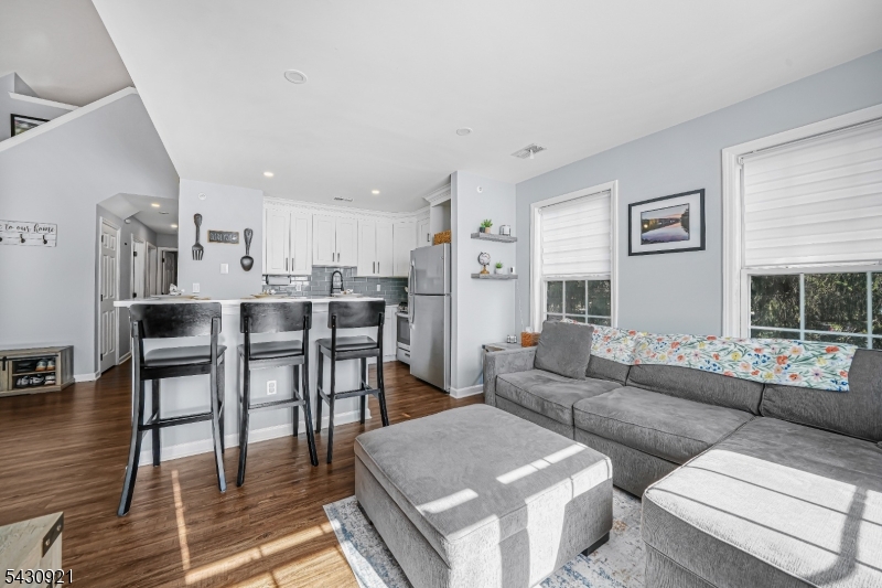 322 Cambridge Dr