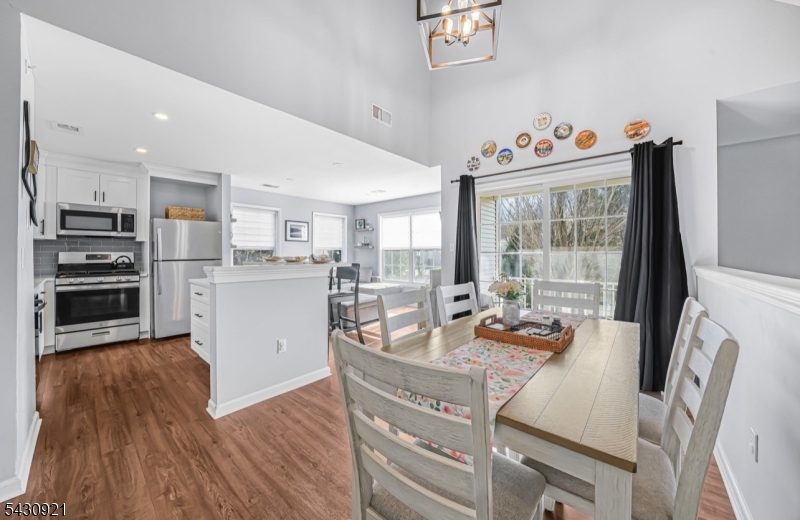 322 Cambridge Dr