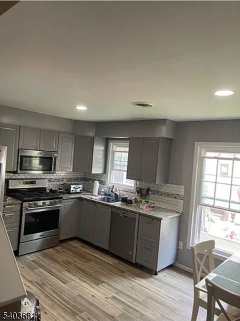 6 Carmella Ct Newark City NJ 07104