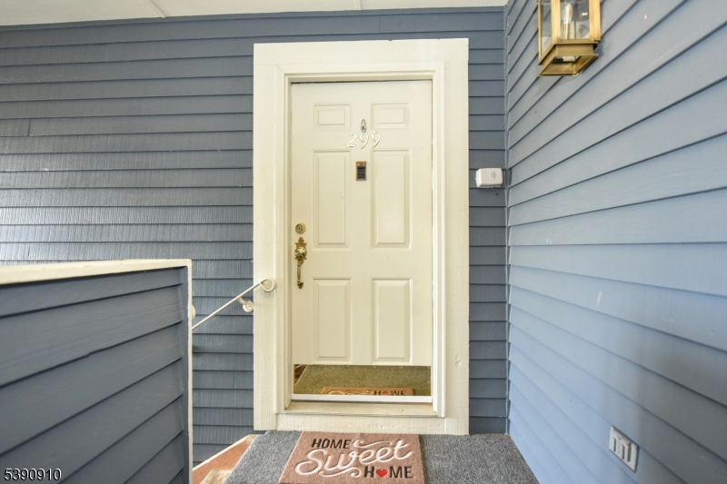 299 Coventry Ct