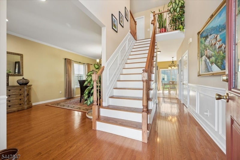 8 Hopkinson Ln