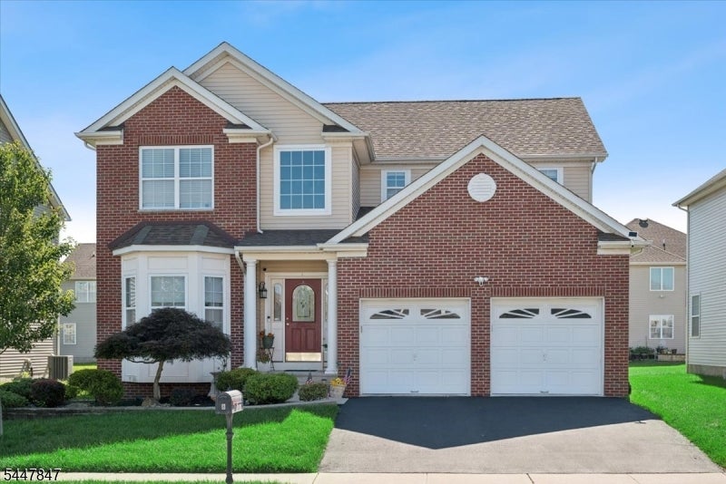 8 Hopkinson Ln