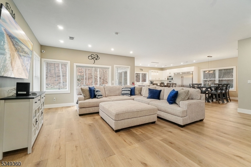 232 Kinnelon Rd