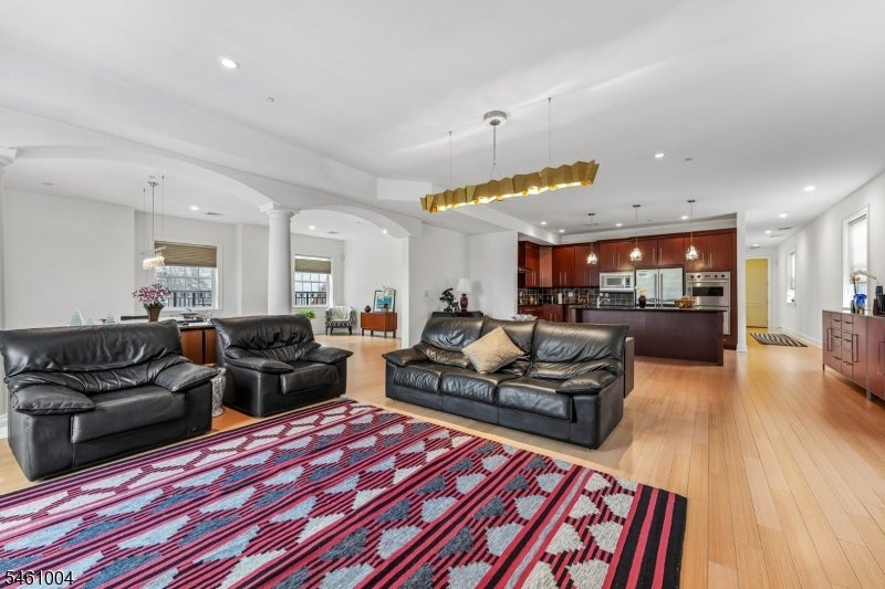111 Prospect St 4C 4C