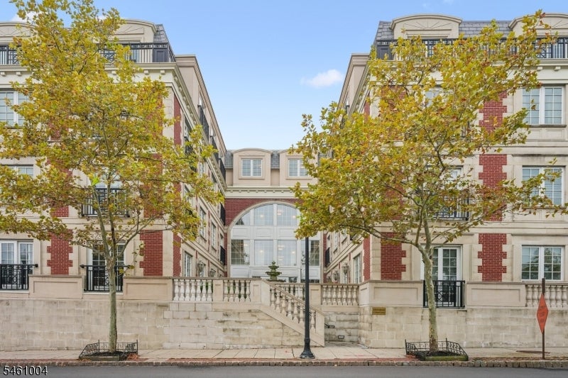 111 Prospect St 4C 4C