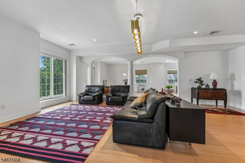 111 Prospect St 4C 4C
