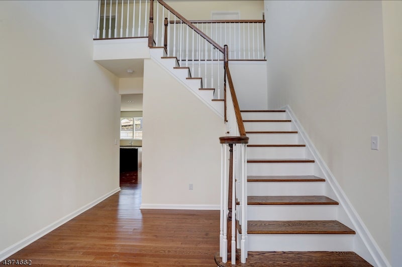 24 Beverly St