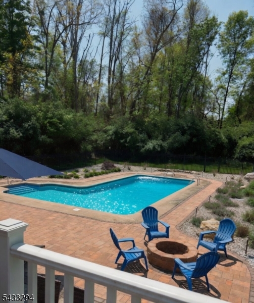 15 Mountainview Dr