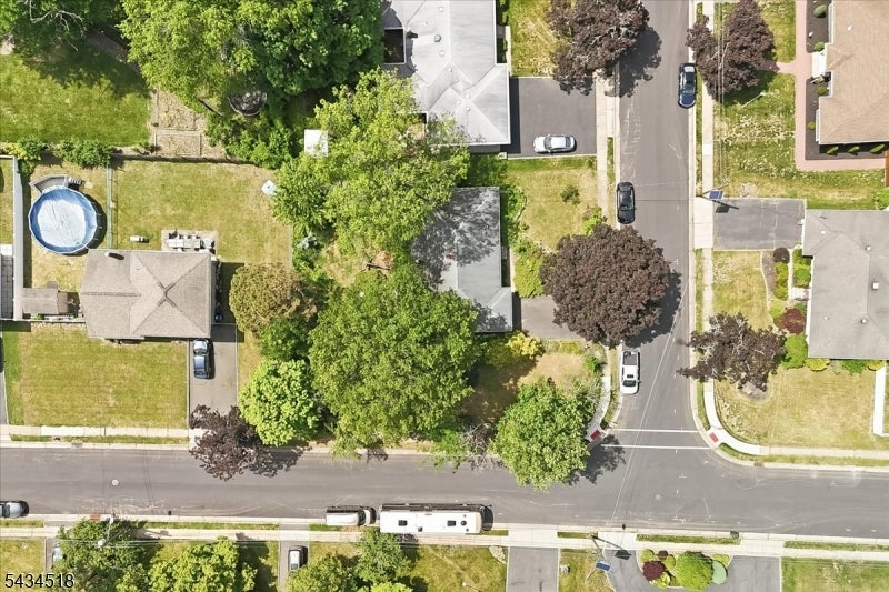 160 Hayes Ave