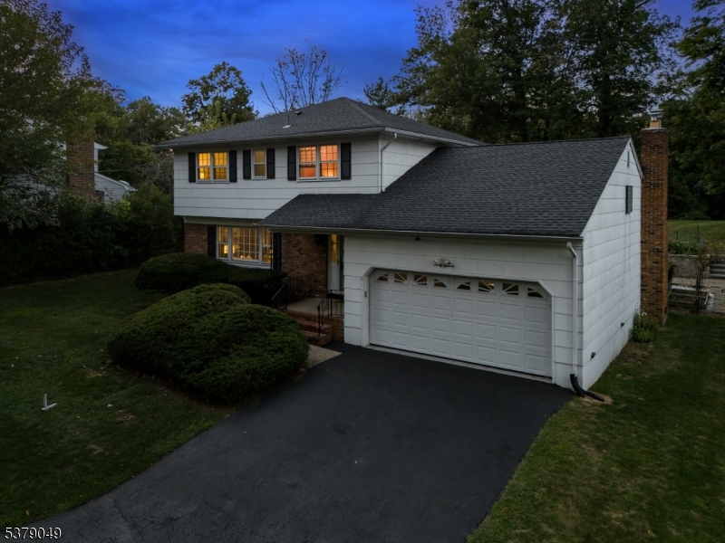 67 Emerson Ln