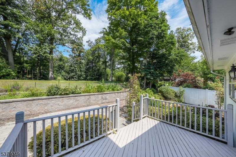 67 Emerson Ln