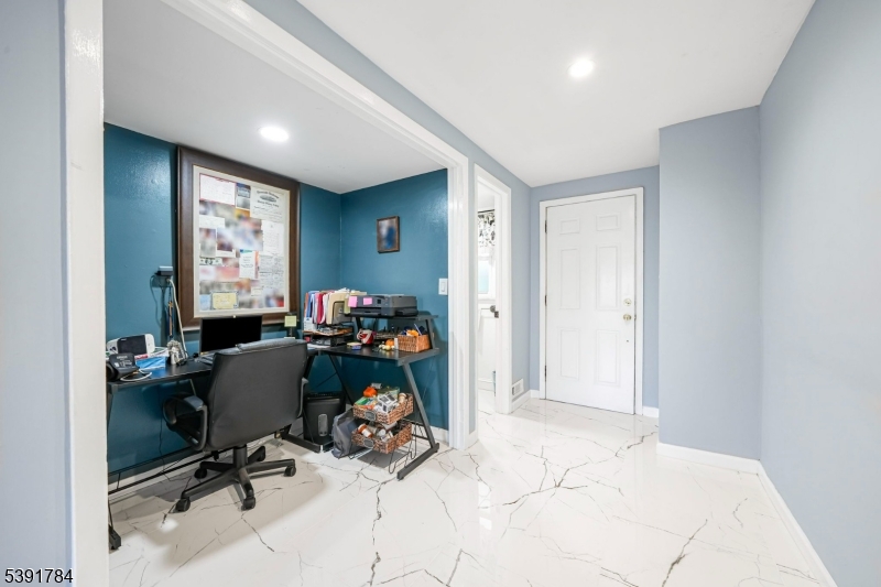 3 Faber Pl