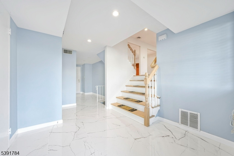 3 Faber Pl