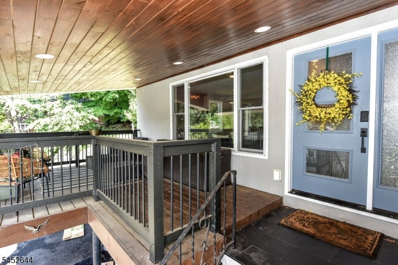 454 Skyline Lake Dr