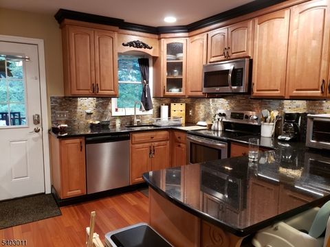 49 Harrison Rd, 2nd Floor Riverdale Boro NJ 07457