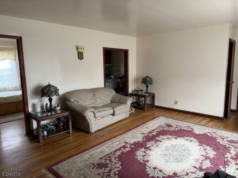 290 Jensen Ave