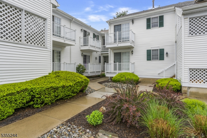 105 Alexandria Way