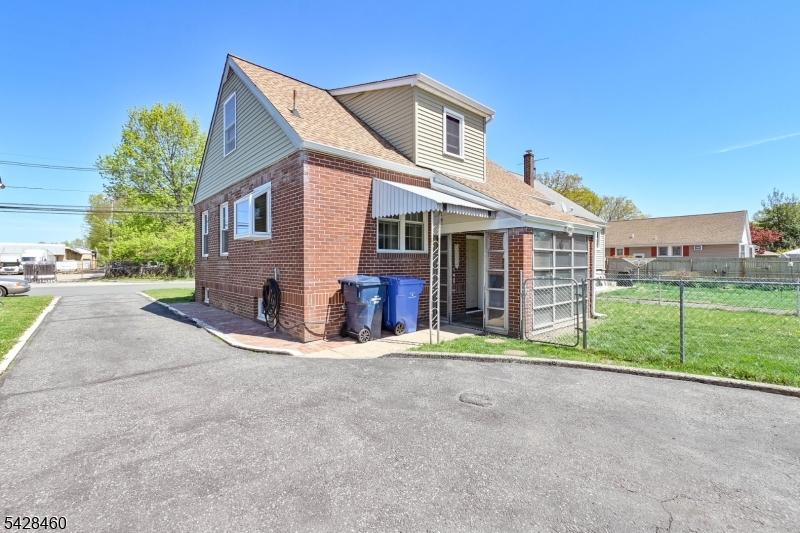 608 Nassau St