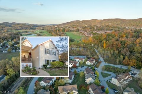 Photo of 141 Falcon Ridge Way N Way #1, Hamburg, NJ 07419 (MLS # 3994316)