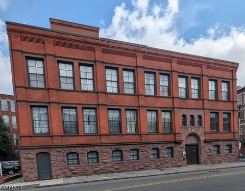 19 Market Street Paterson City NJ 07501
