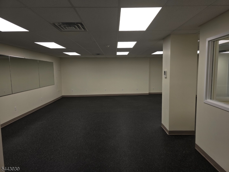 15 Valley St UNIT LL1