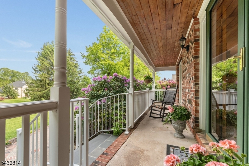 4 Drake Ct