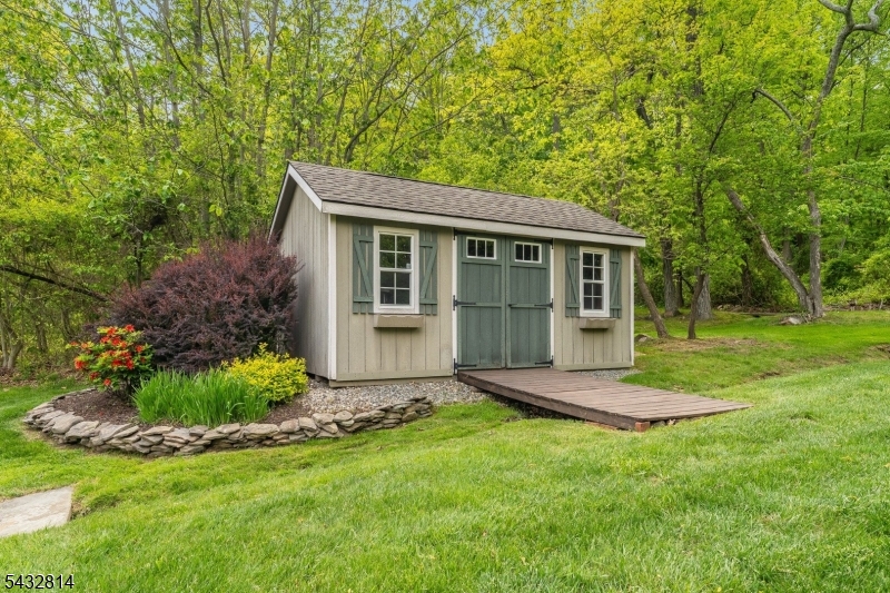 4 Drake Ct