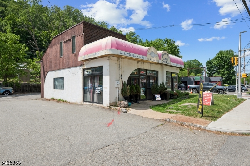 383 E Main St