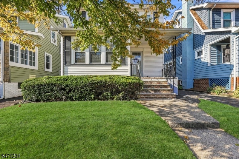55 Menzel Ave