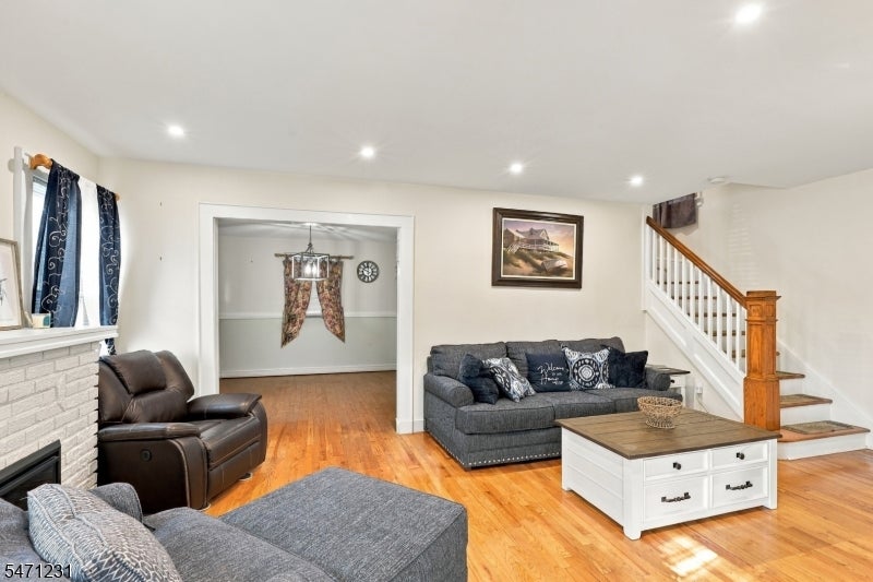 55 Menzel Ave