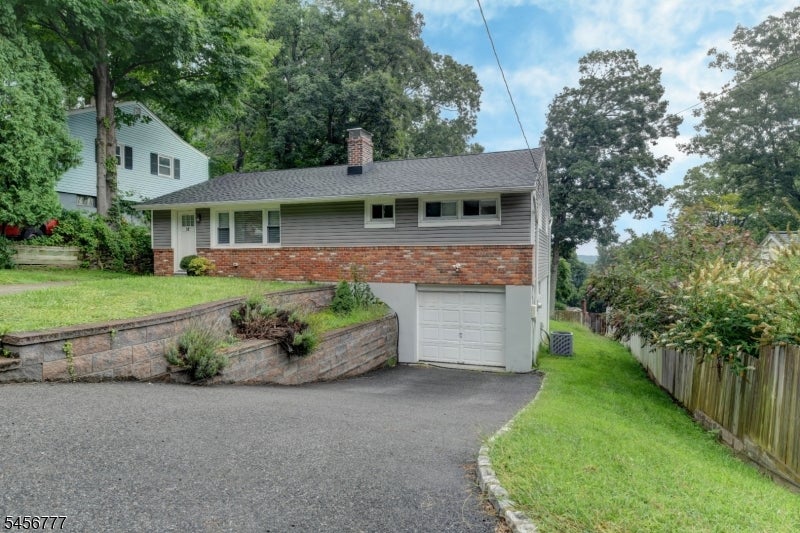 37 White Meadow Rd