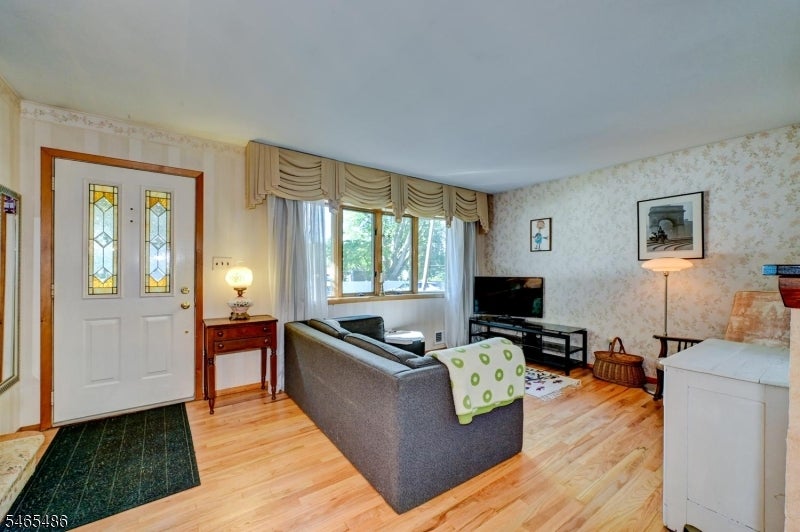13 Graham Pl