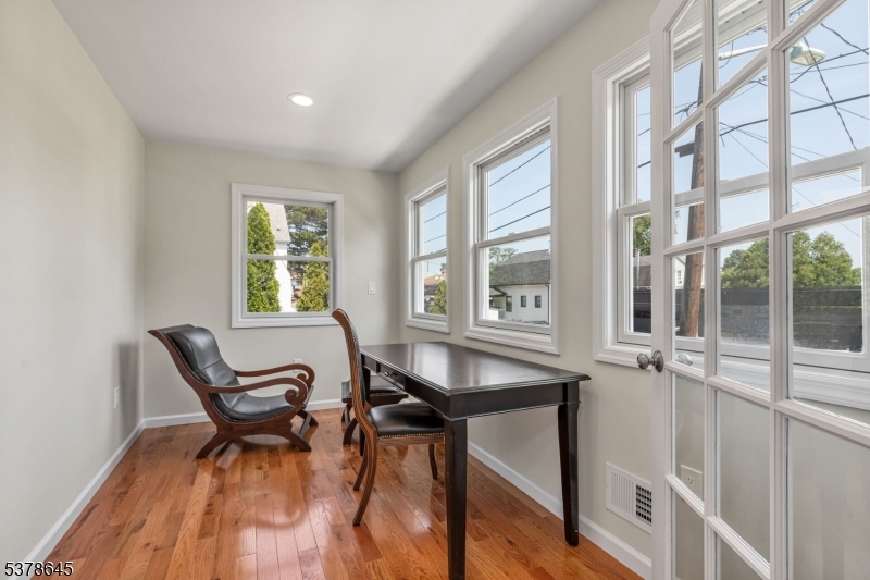 12 Bartell Pl
