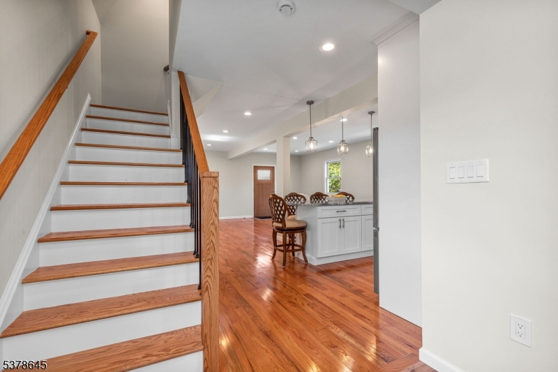12 Bartell Pl