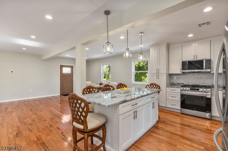 12 Bartell Pl