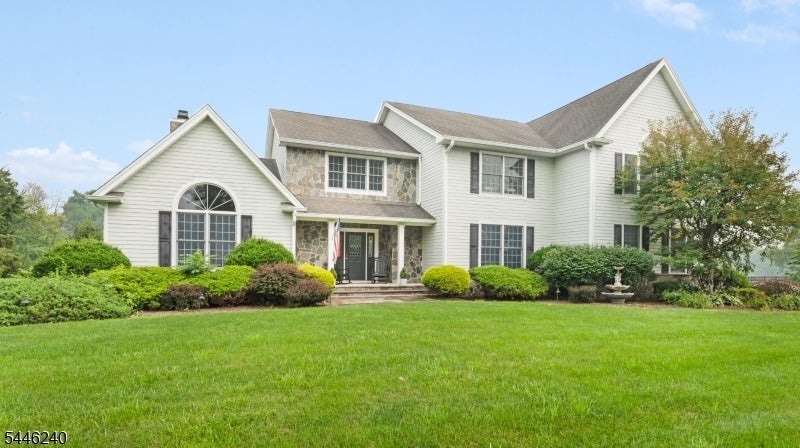 4 ELAINE CT.