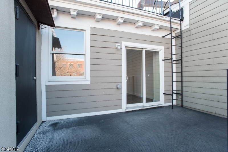 677 Bergen Ave