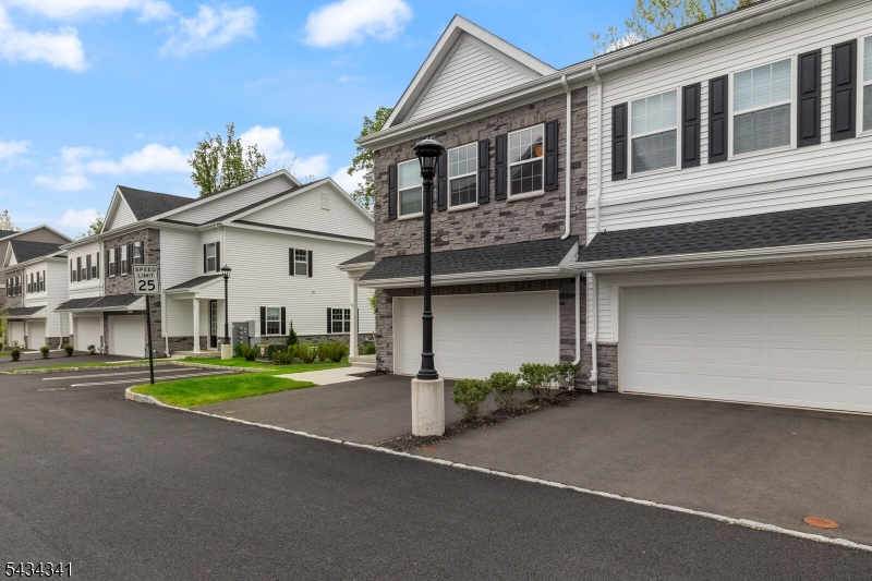 18 Mccluskey Pl