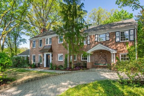 25 Hillcrest Rd Mountain Lakes Boro NJ 07046