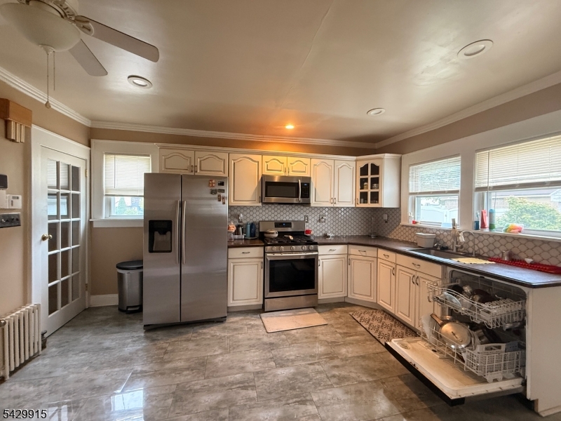 10-01 Berdan Ave