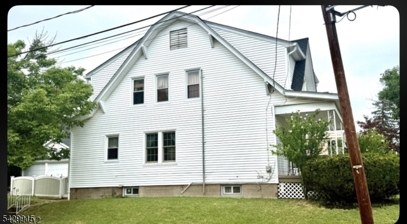 10-01 Berdan Ave