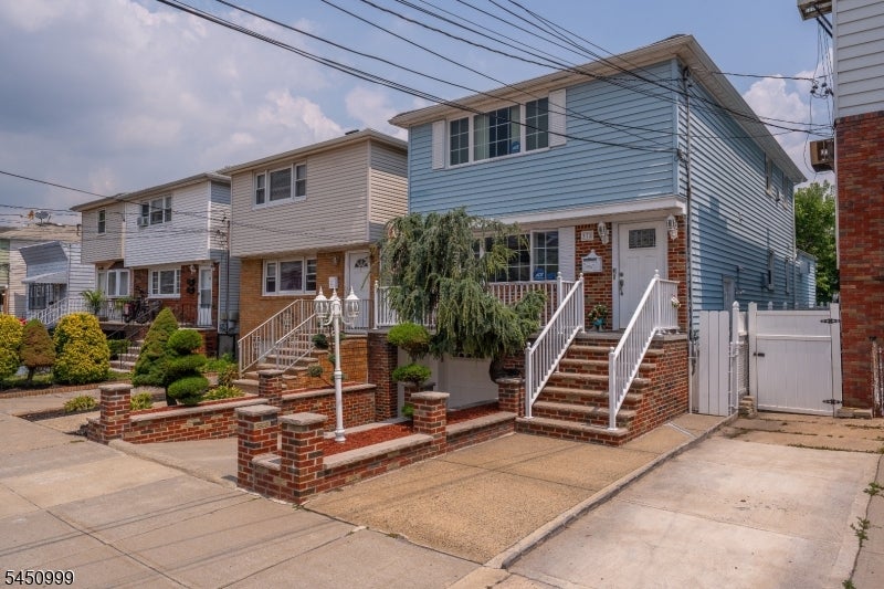 378 Cator Ave