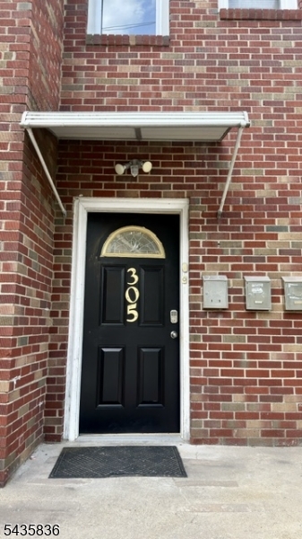 305-307 Sanford Ave 3