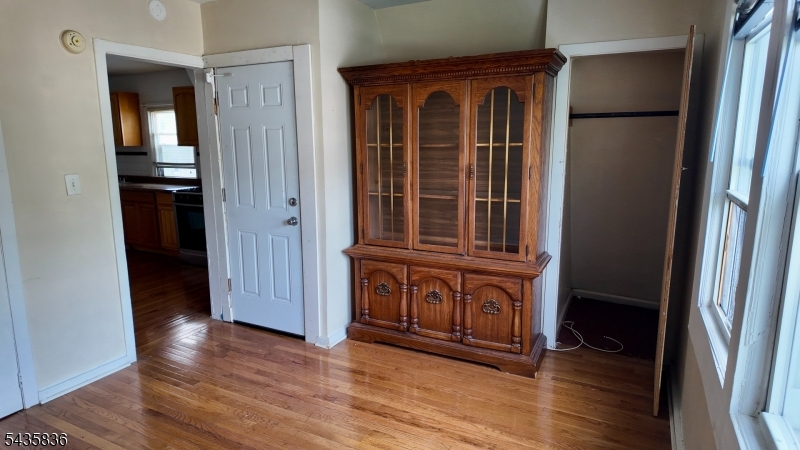 305-307 Sanford Ave 3