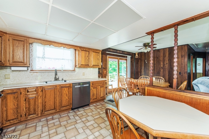 103 Mountain Rd
