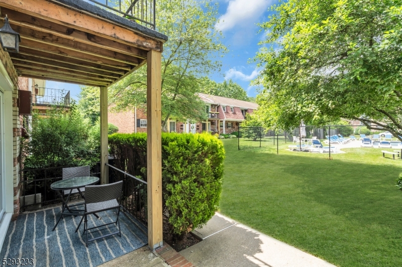 320 South Street 10G