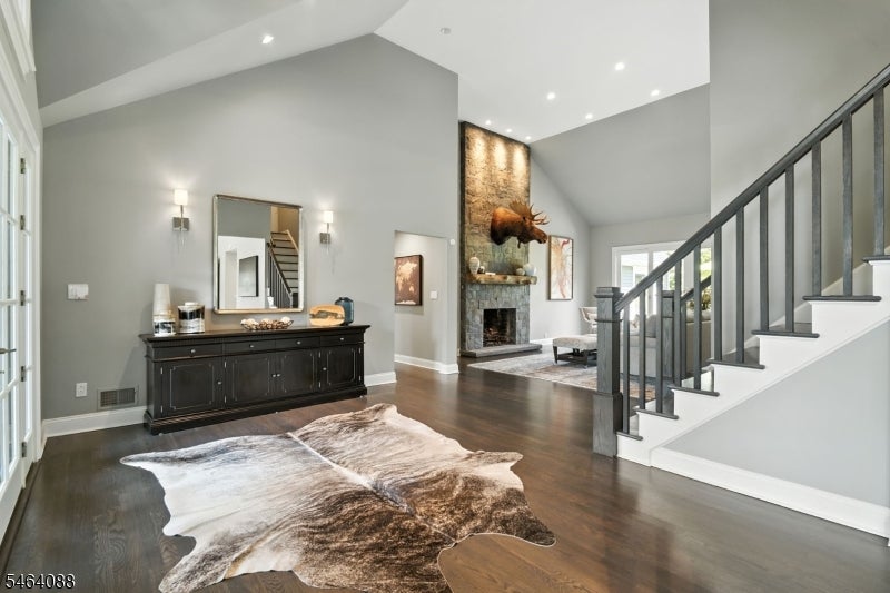 16 Dogwood Dr