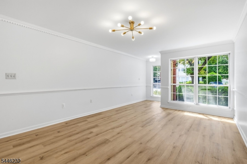 55 Heritage Ct