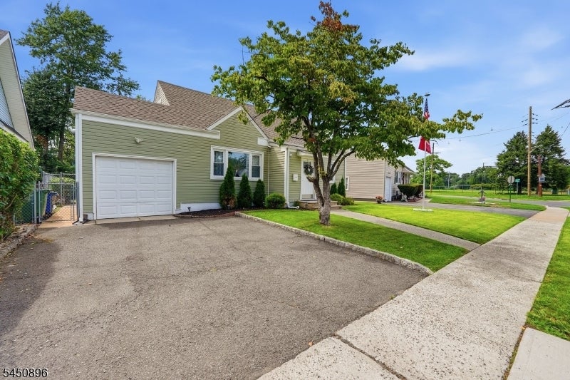 1204 Wheatsheaf Rd